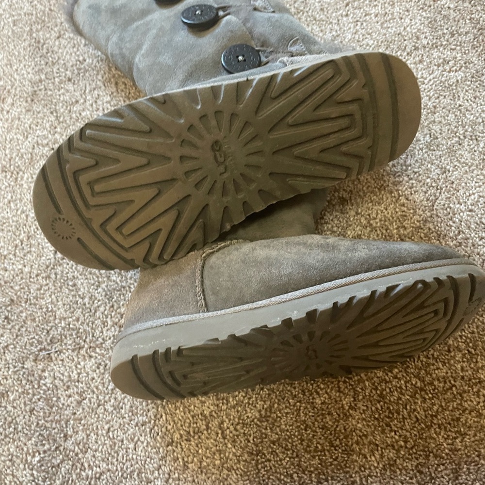 Gray 3 Button Uggs - image 8